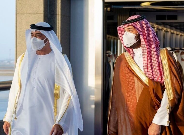 امارات چگونه به طور غیرمنتظره بازی نفتی عربستان و روسیه را به هم زد؟ / آشکار شدن اختلافات پنهان ابوظبی و ریاض