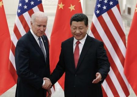 گاردین: چین بزرگ‌ترین ضعف آمریکا را می‌داند؛ انفجار در راه است
