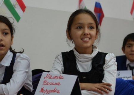 آیا مسکو زبان روسی را به تاجیکستان “تحمیل” می‌کند؟