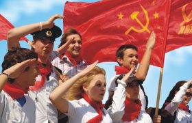 برگزاری جشن ۱۰۰ سالگی جنبش پیانر (پیشرو) توسط حزب کمونیست در روسیه