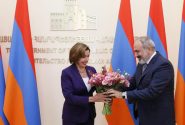 سفر سیاسیِ دراماتیک پلوسی به ارمنستان
