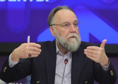 شخصیت؛ آثار و مبانی اندیشگی الکساندر دوگین: از متافیزیک سیاسی تا استراتژی‌های نئواوراسیاگرا