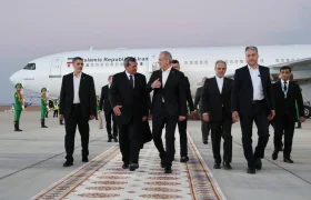 دیپلماسی «آوازه» در میانه بحران؛ دستاوردها و محدودیت‌های سفر پزشکیان به ترکمنستان